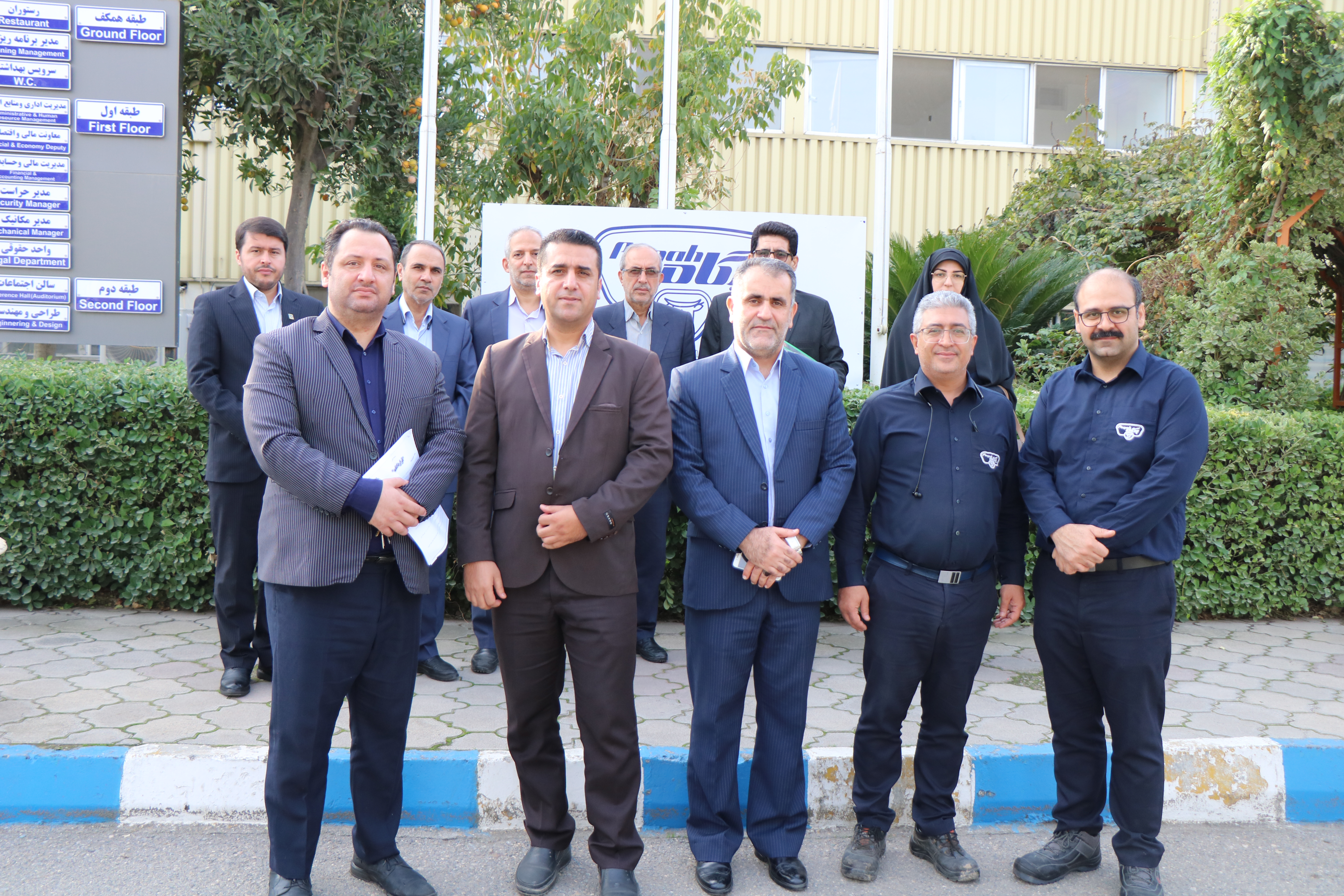 نشست دکتر منصورغفاری رئيس دانشگاه فنی و حرفه‌ای استان گلستان و هیات همراه با مهندس صحرایی مدیرعامل شرکت شیر پاستوریزه پگاه گلستان پیرامون اشتغال پذیری دانش آموختگان دانشگاه فنی و حرفه‌ای.