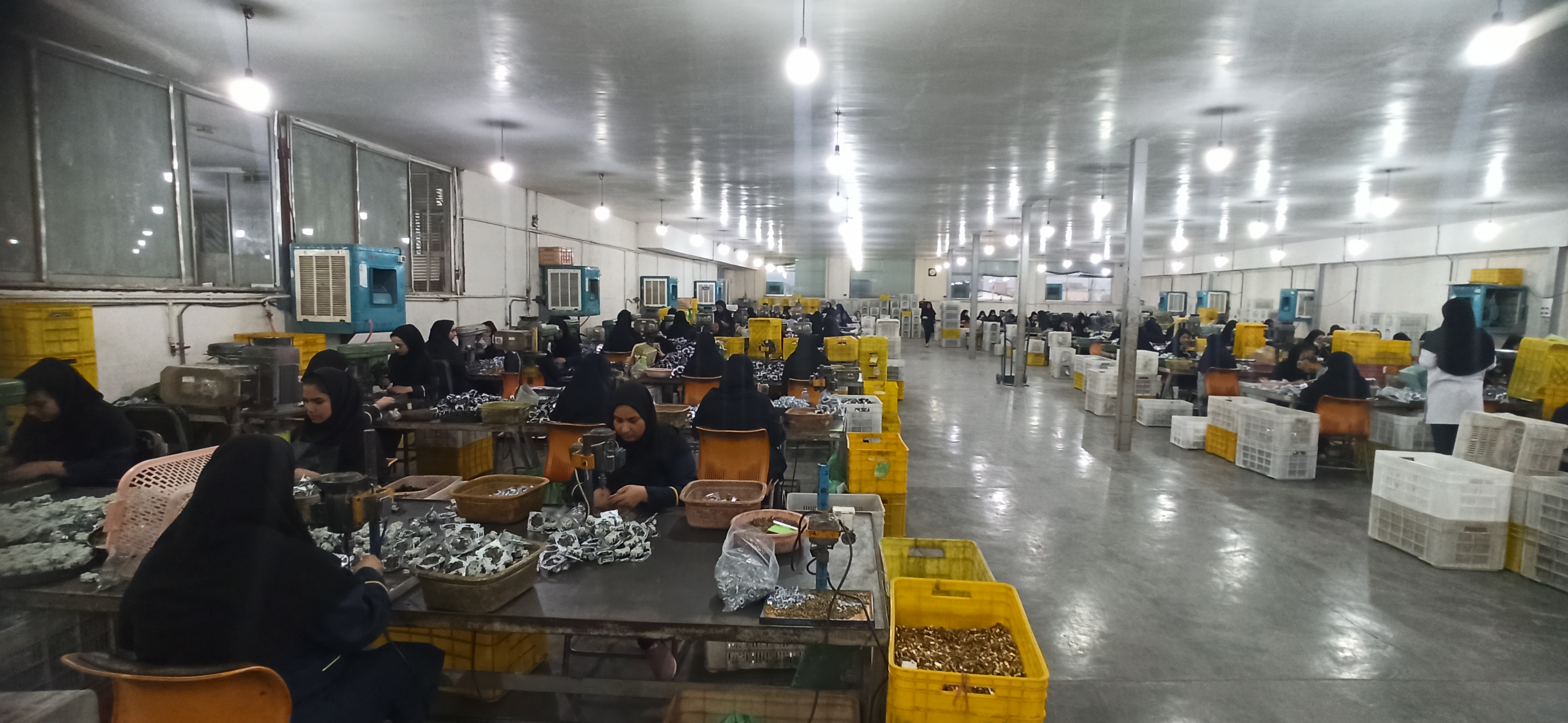 نشست دکتر منصور غفاری با مهندس مقدم مدیرعامل شرکت دلند الکتریک